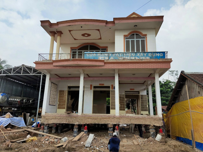 THẦN ĐÈN DI DỜI NHÀ